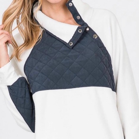 Tops - ⚠️ last one ⚠️ Fleece Pullover blue quilted bib Sm